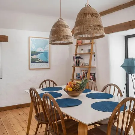 Porthcurno Barns, The Big Barn - Spacious & Cosy Cottage, Walk To Porthcurno Beach, Pedn Vouder & Minack Theatre Penzance