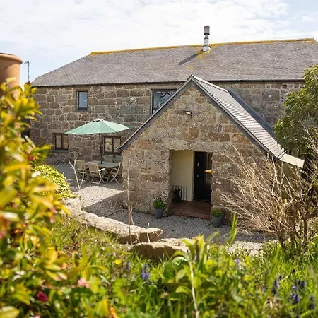 Holiday home Porthcurno Barns, The Big Barn - Spacious & Cosy Cottage, Walk To Porthcurno Beach, Pedn Vouder & Minack Theatre